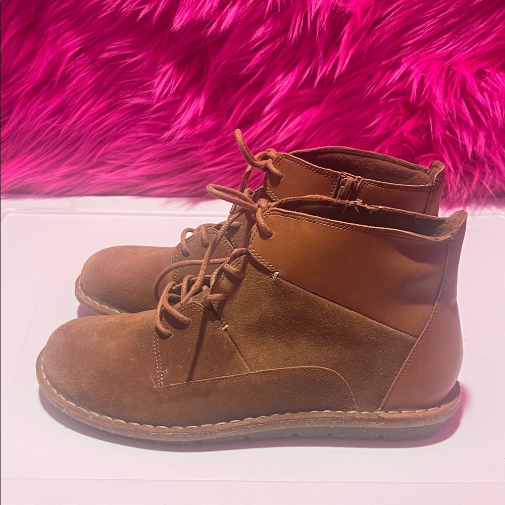 Brown Suede Women's Clark’s Boots - Picture 5 of 7